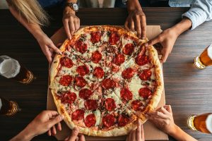 Unique Amenities That a High-quality Pizza Parlor in Corona Offers